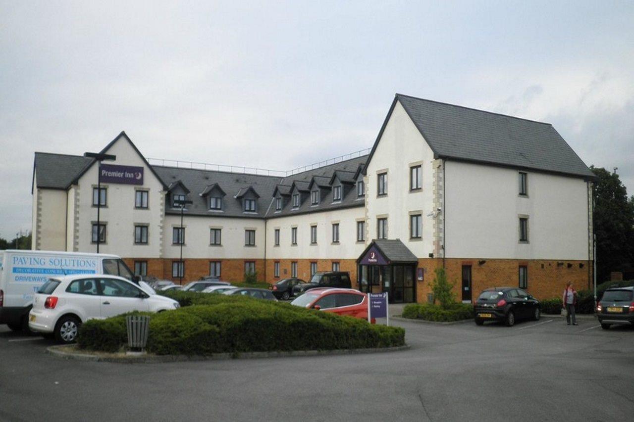 Premier Inn Глостър Екстериор снимка