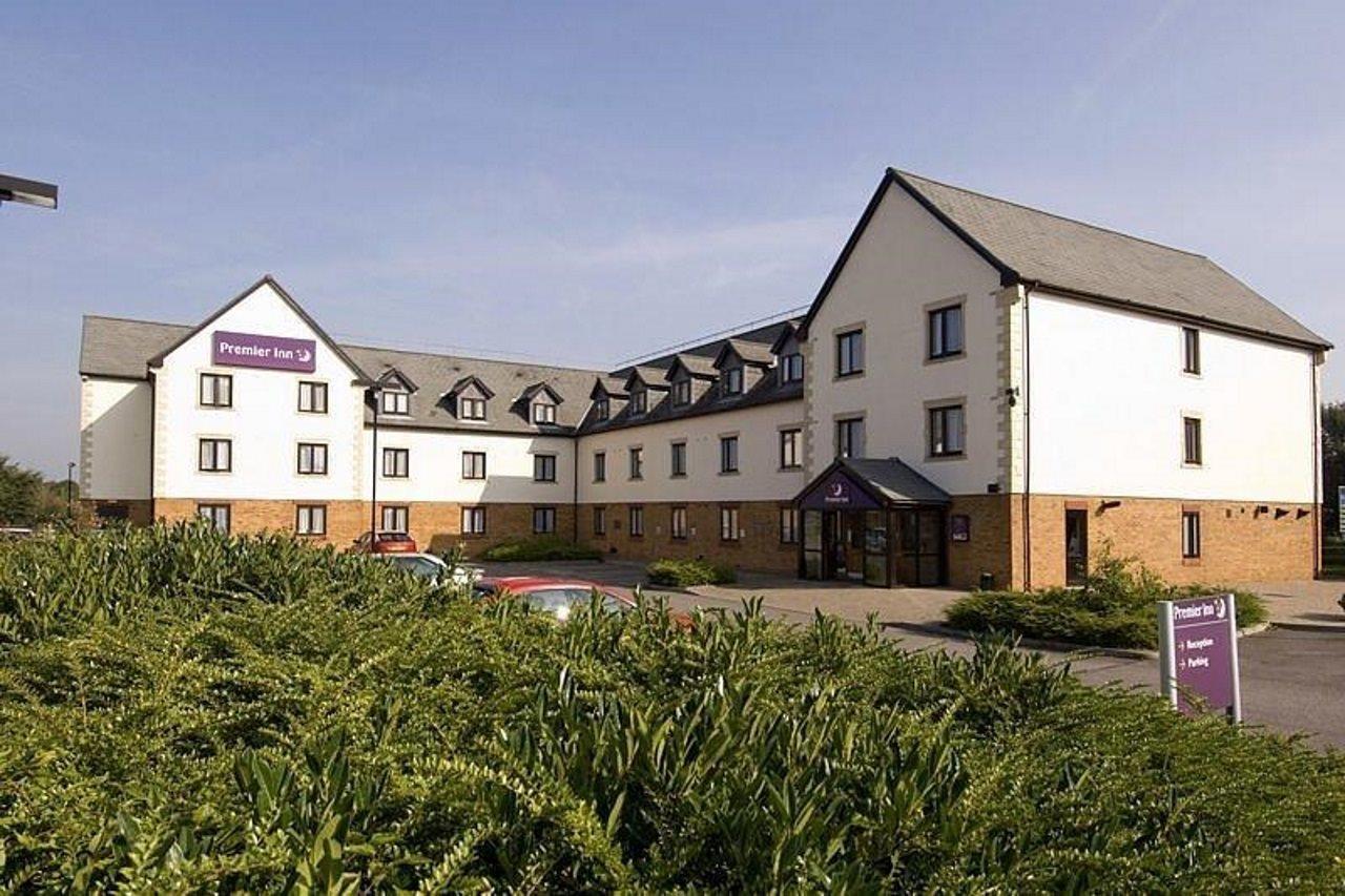 Premier Inn Глостър Екстериор снимка