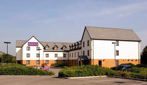Premier Inn Глостър Екстериор снимка